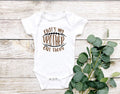 Cheer on big brother with this adorable football baby bodysuit/onesie! Featuring a minimalist line drawing football design, this onesie is perfect for game days, sibling pride, and the cutest sideline support. Whether you’re dressing up your baby boy or baby girl, this football outfit is a must-have for little fans!