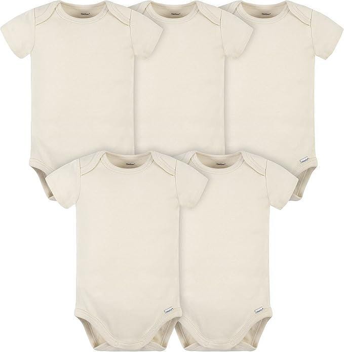 Personalized custom name onesie. Handwritten first and middle name. Available in 10 different color Gerber onesies, including natural. Great baby shower gift or baby announcement.