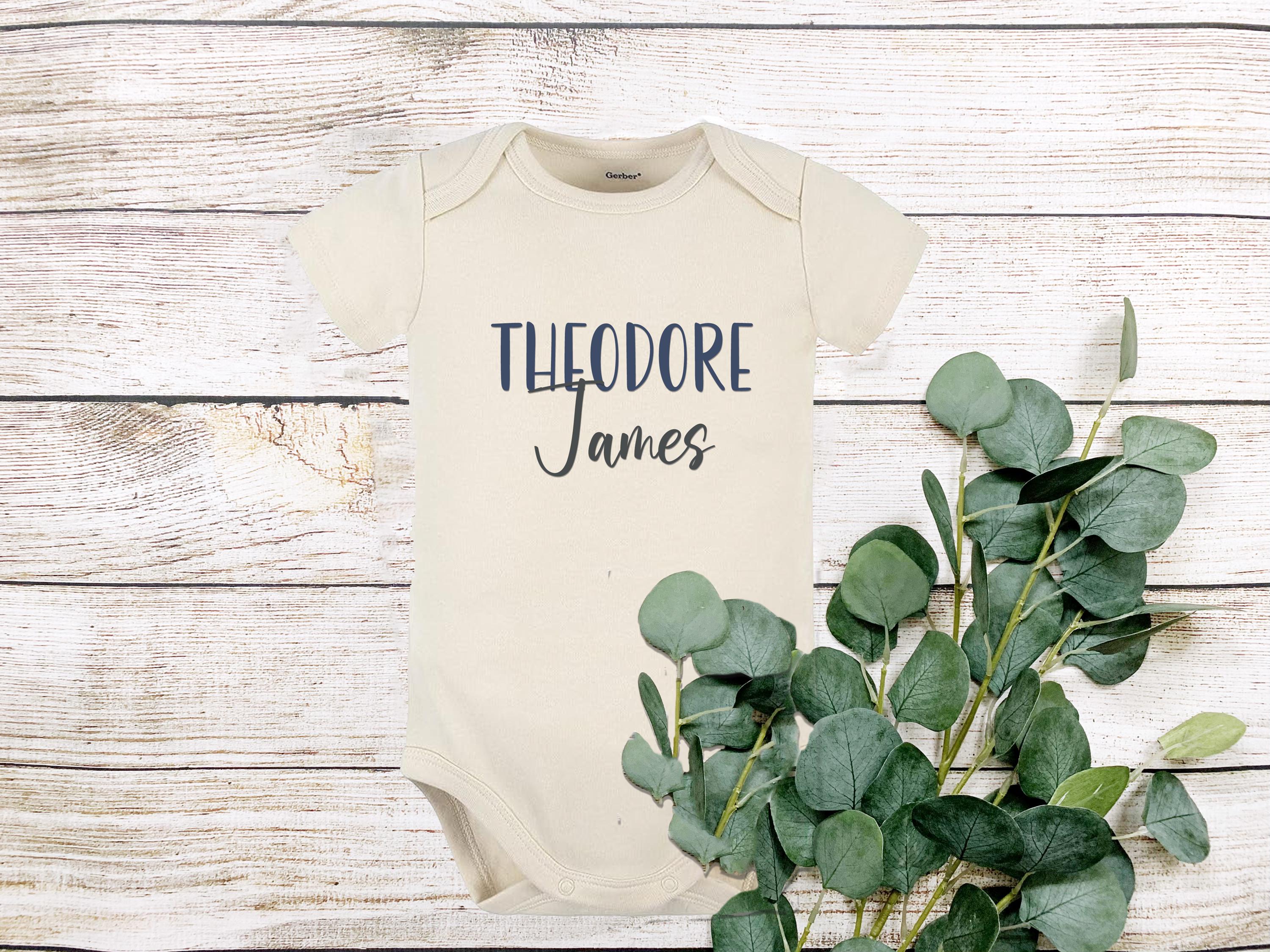Personalized custom name onesie. Handwritten first and middle name. Available in 10 different color Gerber onesies. Great baby shower gift or baby announcement.