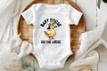 Baby Goose on the Loose Funny Onesie & Toddler T-Shirt | Cute Animal Onesie | Gerber Brand Baby Gift | Adorable Duck Shirt

Introducing our delightful "Baby Goose on the Loose" onesie and toddler tee! Your little one will look absolutely adorable in this playful and trendy baby clothing featuring a charming baby goose with a cool hat design. Perfect as a unique baby shower gift, a fun addition to your baby's wardrobe, or a great toddler birthday present.