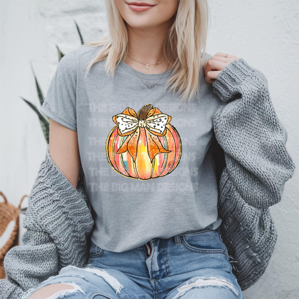 Brushstroke Pumpkin DTF Transfer | Faux Glitter Coquette Bow | Fall Aesthetic Heat Transfer 🎃✨
Get ready for fall with this trendy Brushstroke Pumpkin DTF transfer! Featuring a delicate coquette bow with a faux glitter effect, this heat transfer is perfect for creating your own stylish autumn tees, sweatshirts, and more! on grey