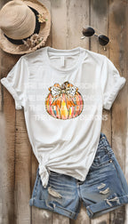 Brushstroke Pumpkin DTF Transfer | Faux Glitter Coquette Bow | Fall Aesthetic Heat Transfer 🎃✨
Get ready for fall with this trendy Brushstroke Pumpkin DTF transfer! Featuring a delicate coquette bow with a faux glitter effect, this heat transfer is perfect for creating your own stylish autumn tees, sweatshirts, and more! on white