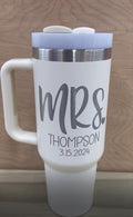 Personalized 40 oz Stanley-Style Tumbler – Custom Laser Engraved Cup | Bridal Gift, Wedding Tumbler, Personalized Gift

Description:
🥤💍 Personalized 40 oz Stanley-Style Tumbler – Perfect for Brides & Bridal Parties! 💖 Keep your favorite drinks hot or cold in style with this beautifully custom laser-engraved tumbler. Ideal for weddings, bridal showers, bridesmaid gifts, or everyday use, this tumbler is both chic and practical!